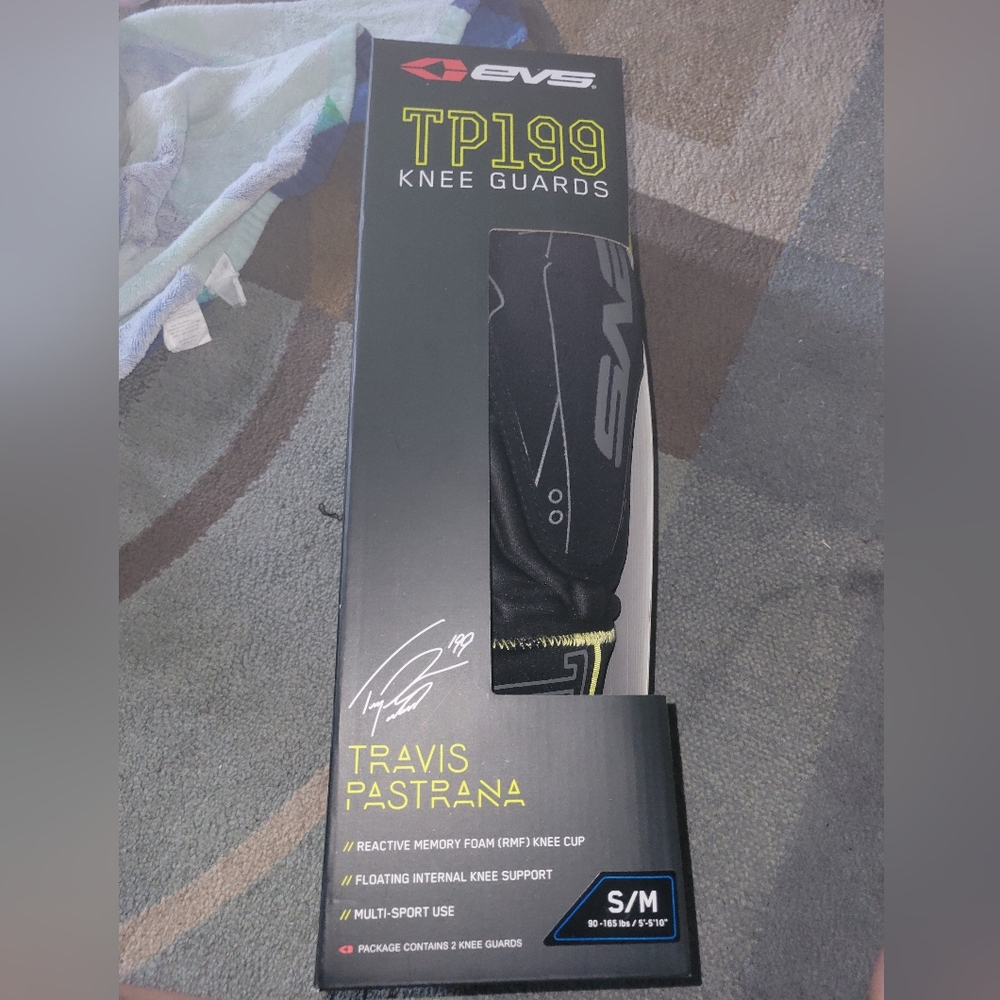 COPY - Travis Pastrana knee guards Brand New S/M